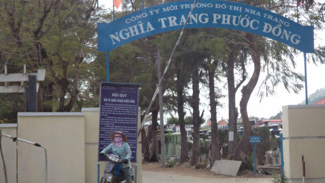 Xóm nghèo gần 40 năm uống “nước nghĩa địa”